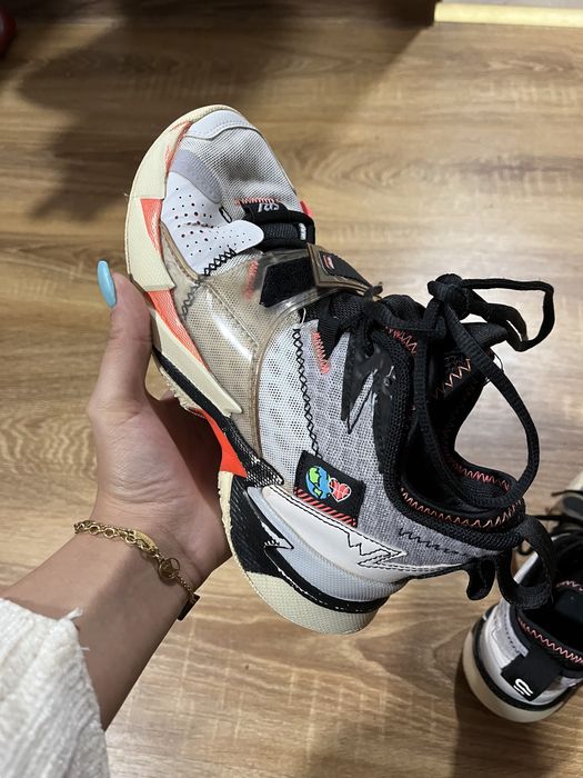 Adidași Jordan purtați dar în stare bună, mărimea 37