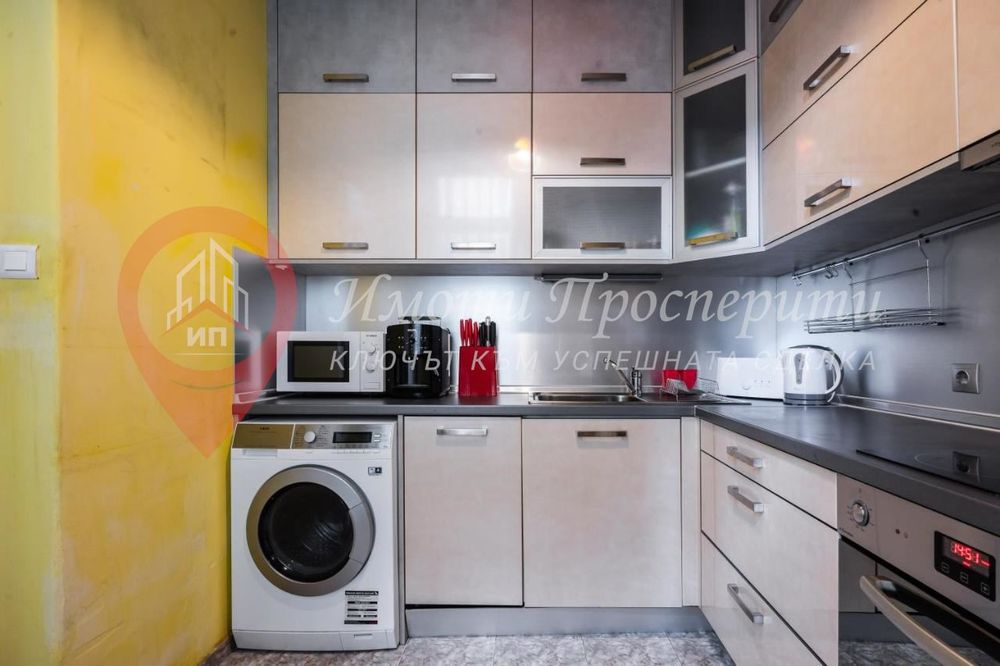Дава се под наем Тристаен апартамент в София, Център - 92 кв.м за 950 € - Снимка #3