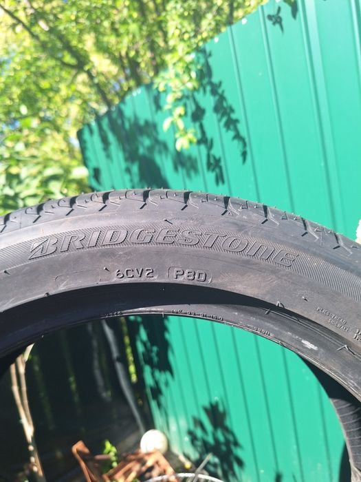Vand 2 cauciucuri Bridgestone nerulate,215/50 r18 ,unul cu dot 2020,celalalt cu dot 2019.