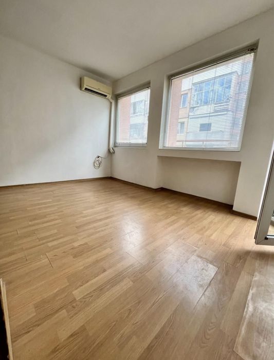 Продава се Тристаен апартамент в Бургас, Братя Миладинови - 65 кв.м за 2000 €/кв.м - Снимка #2