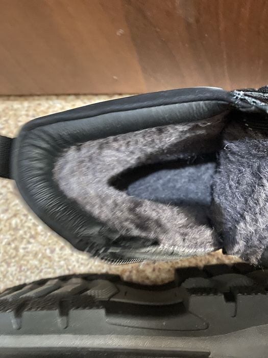 Зимние  сапоги  срочно продам .