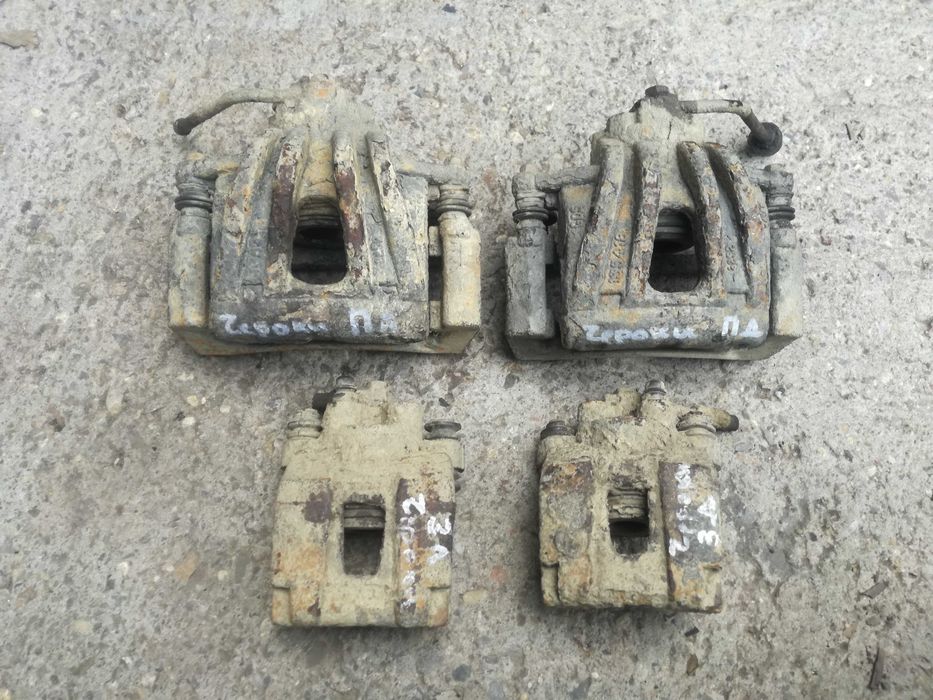 Jeep Cherokee Чероки 3.7i предни задни спирачни апарати супорти