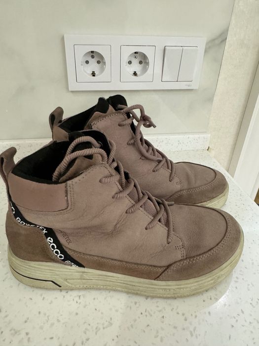 Ботинки демисезонные Ecco на девочку размер 35
