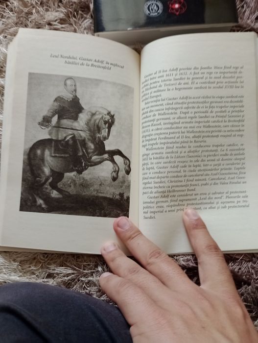 Vând cărți bune de istorie