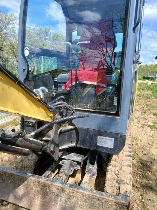 Vând Mini escavator 2022