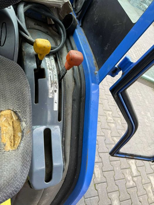 Tractor ISEKI cu accesorii : lama de zapada si cositoare