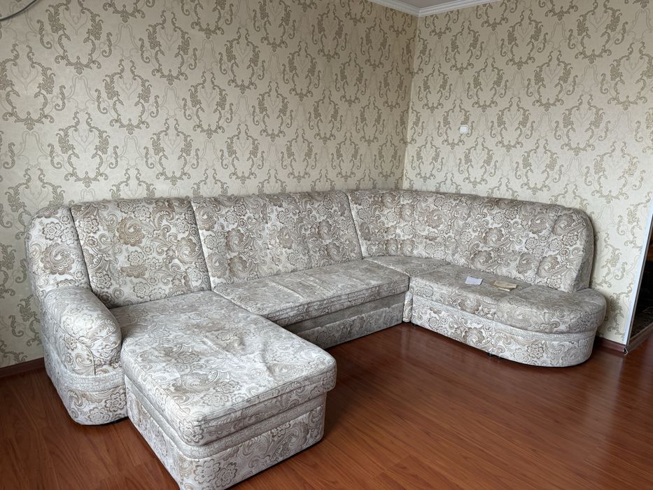 Продам диван для гостинной