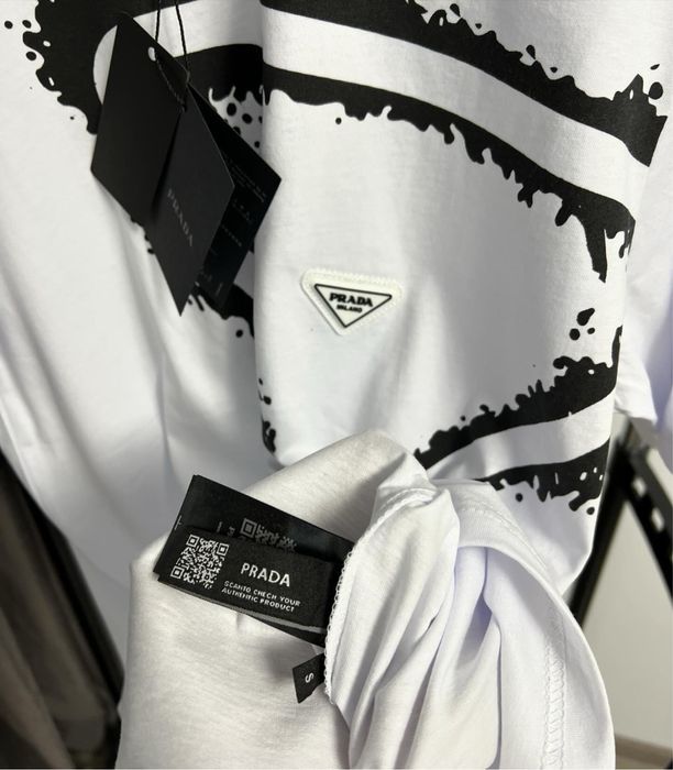 Tricou PRADA super calitate
