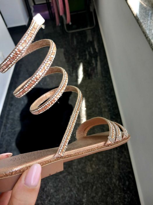 Sandale pe picior 39