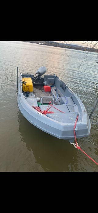 Vand barca 4,5m imposibil de SCUFUNDAT