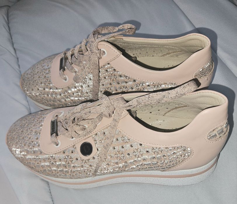 Дамски пролетни ортопедични обувки .38номер ,35лв.