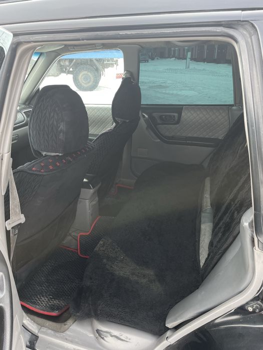 Продаю субару форестер