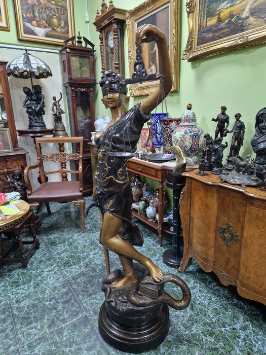 Страхотна огромна бронзова фигура статуетка