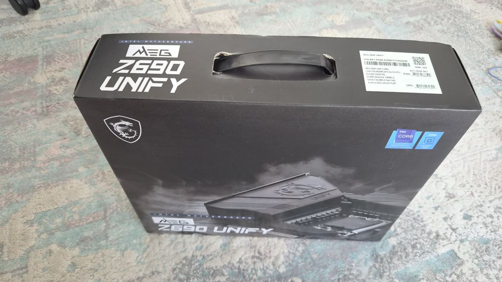 Cutie placa de bază MSI Z690