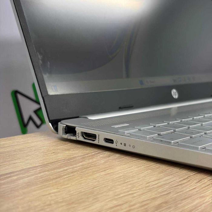 HP 15-dw1002ur / Intel Core i3-10110U / 8 GB / SSD 128 GB / Intel UHD
