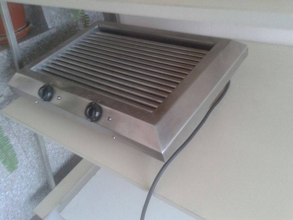 1.Скара  от неръждавейка на ток професионални за ресторанти и заведени