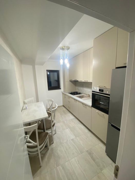 Inchiriez ap 2 cam, cu parcare, bdul Dem Radulescu,la parter mag Diana