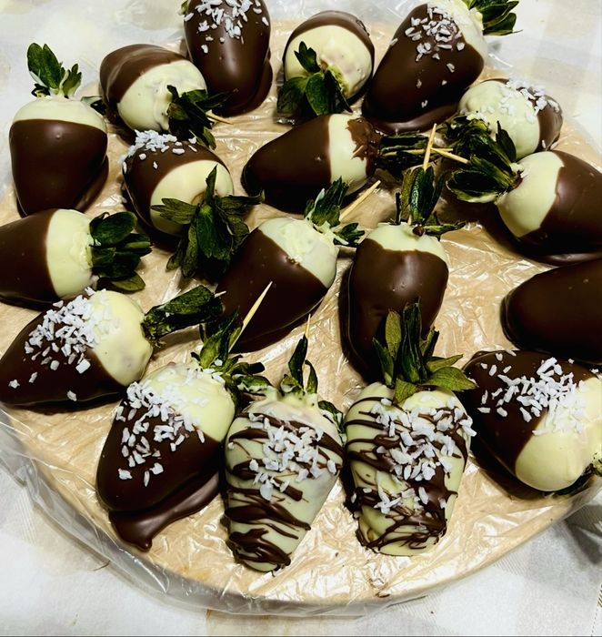 Лучший подарок – клубника в шоколаде