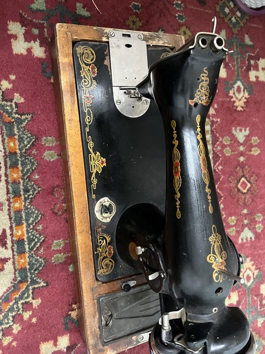 Продам швейную машинку б/у