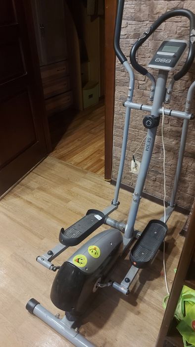 Продам элептический тренажер