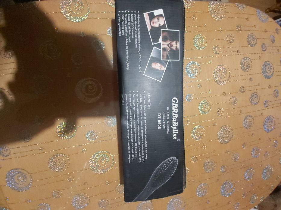 Четка за изправяне на коса