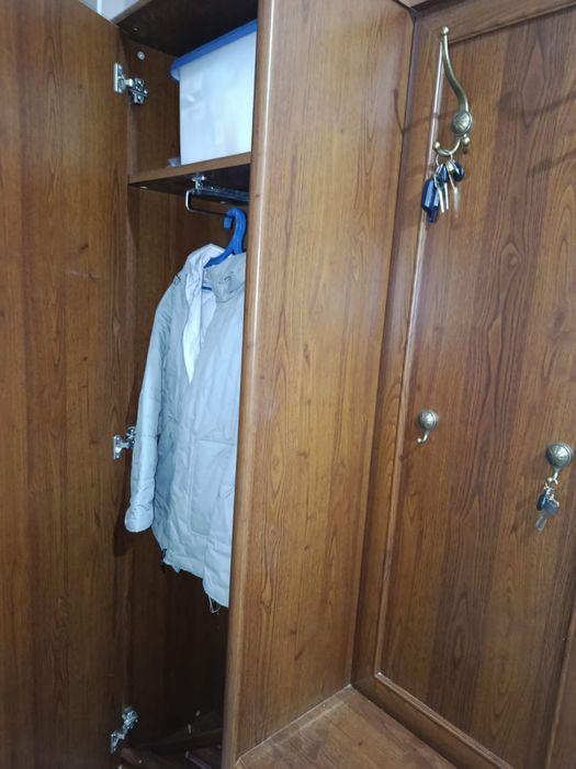Продам шкаф в прихожую
