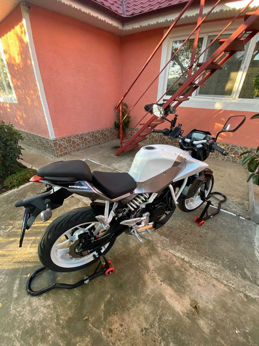 Motocicleta A2 Hyosung GD250N (Nu honda, yzf, suzuki, cf moto)