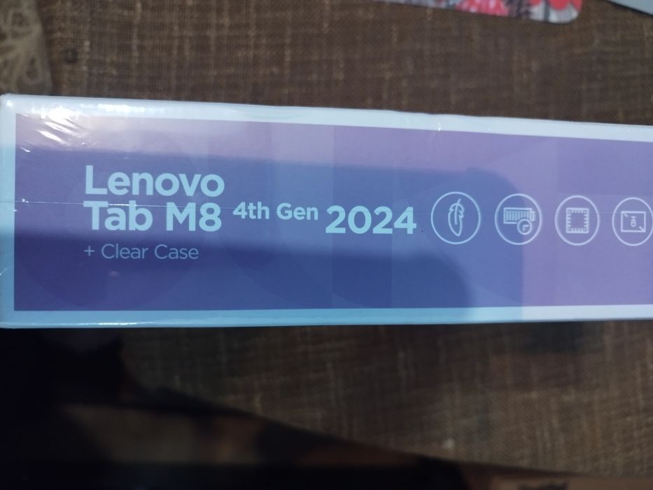 Таблет Lenovo Tab M8 + кейс