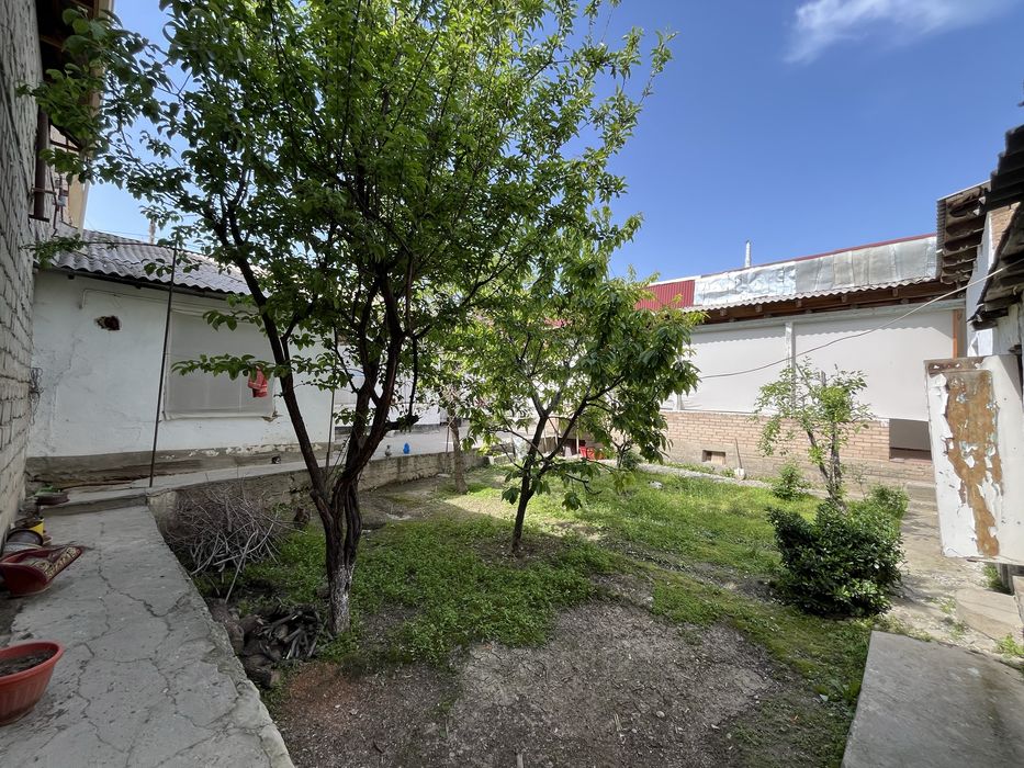 Продаётся дом в центре города, 4 соток 6 комнат