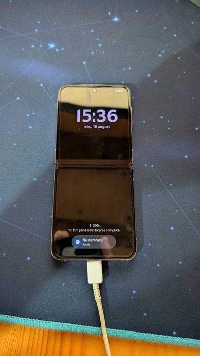 Vând Samsung Galaxy Z Flip4 – 128GB – Bora Purple