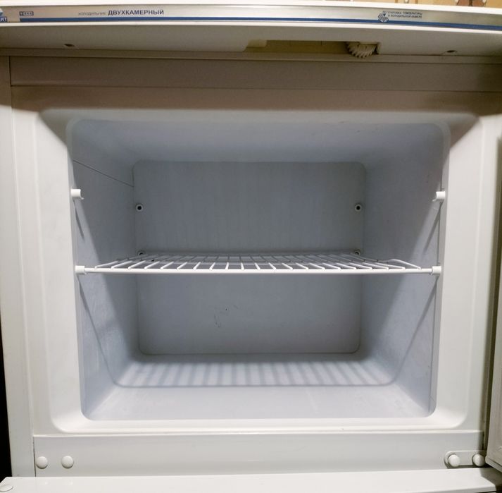 Продам не рабочий холодильник