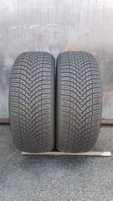 броя всесезонни гуми 205/55/16 Kumho Solus 4 Season 
dot23