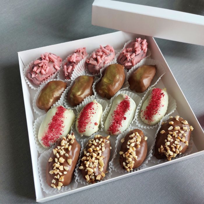 Финики в шоколаде