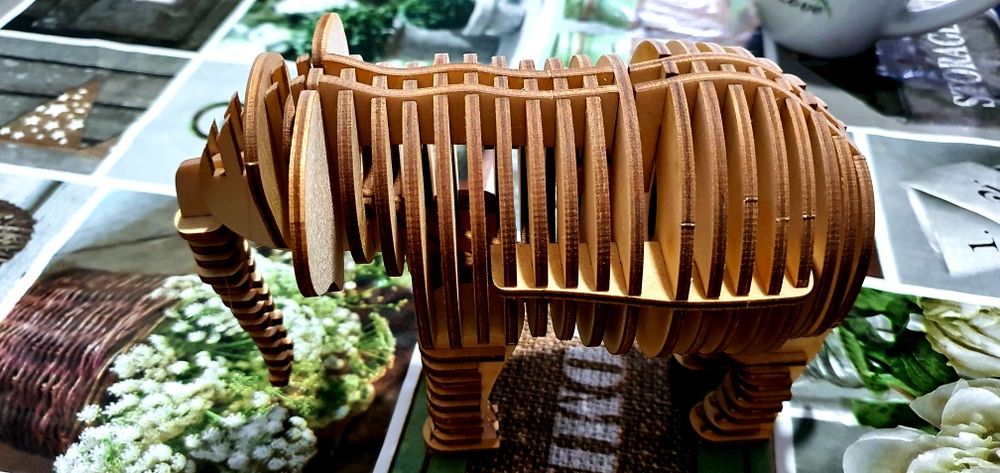 Продаётся  красивый сувенир.