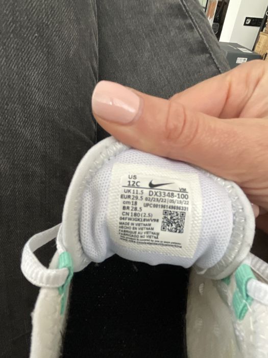 Kids' Air Max 270 Sneaker, EU 29.5