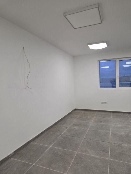 Дава се под наем Офис в Варна, Трошево - 50 кв.м за 511 € - Снимка #1