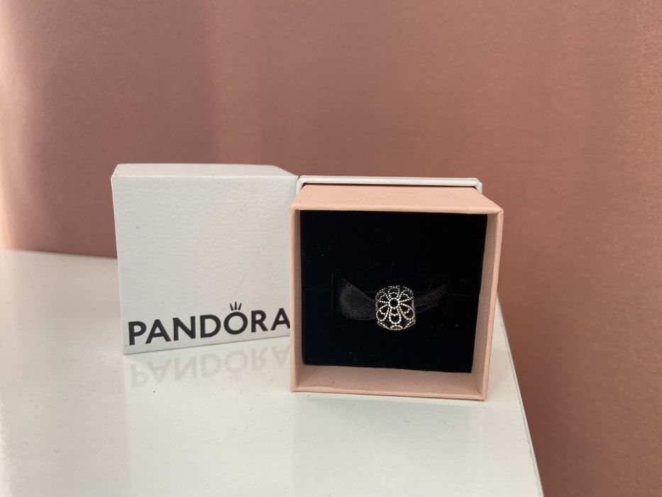 Pandora талисман „Дантелена роза“ – оригинал