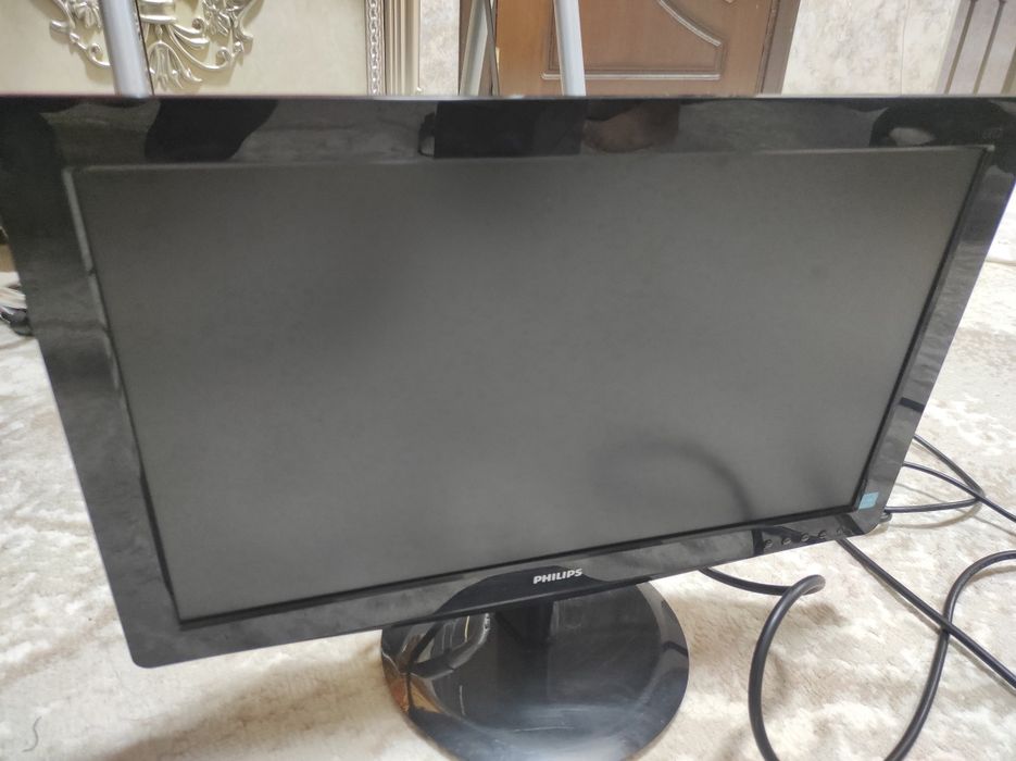 Philips 196 VL LED монитор( ишлиди) и стабилизатор(ишламиди) сотилади