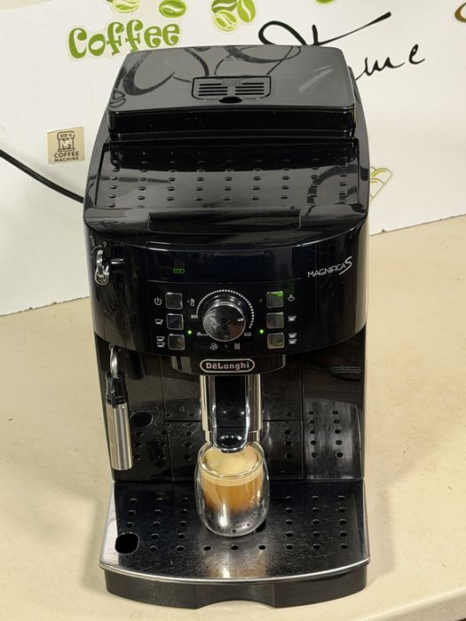 Кафемашина кафе автомат delonghi magnifica S с гаранция