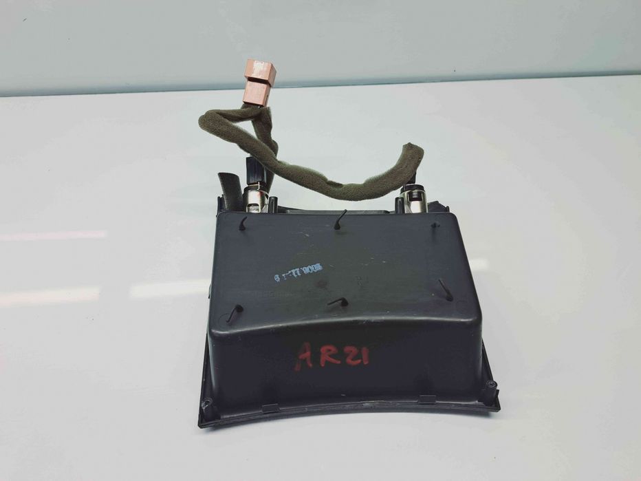 Sertar bord Hyundai Santa Fe 2 (CM) [Fabr 2005-2012] 84615-2B000
