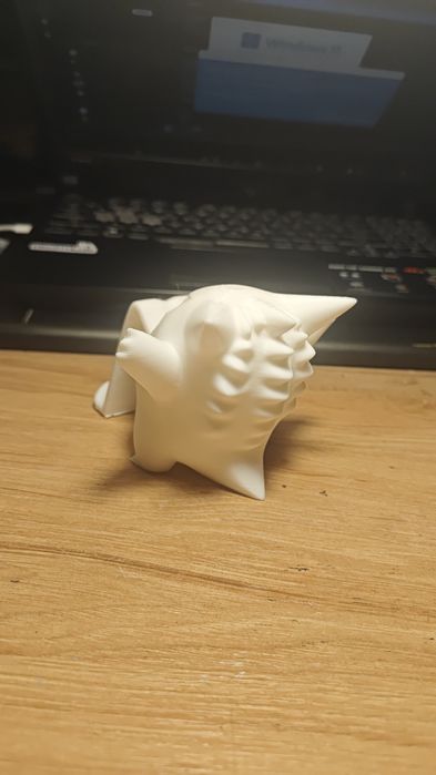 Фигурка и подставка для телефона