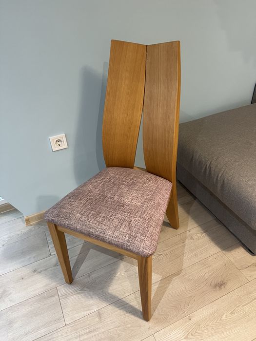 Осем броя столове