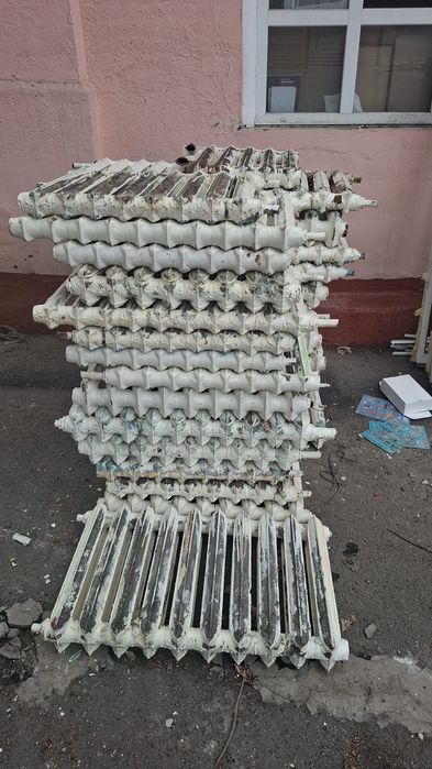 Приём чугунных батарей