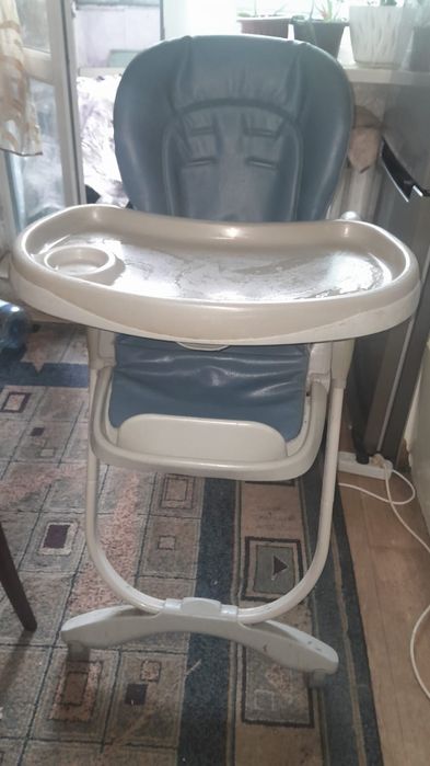 Продам стол для кормления