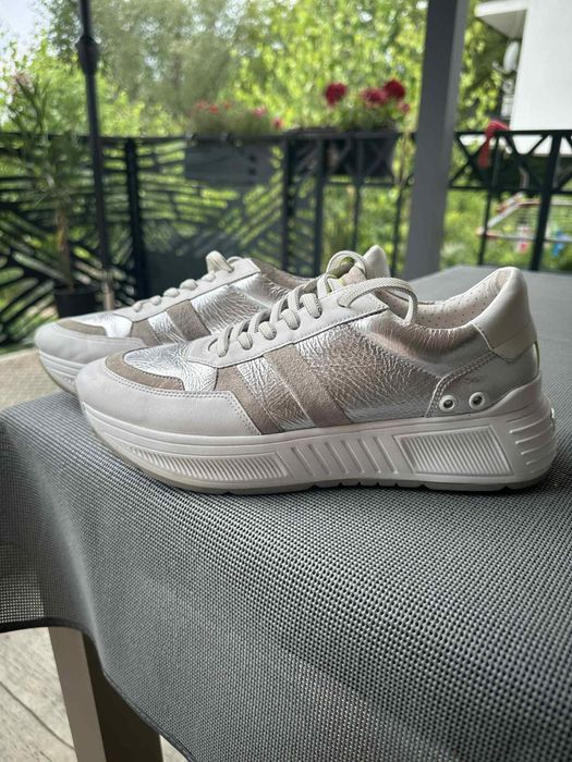 Сникърси Kennel & SCHMENGER