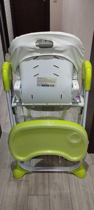 Продавам бебешко столче за хранене