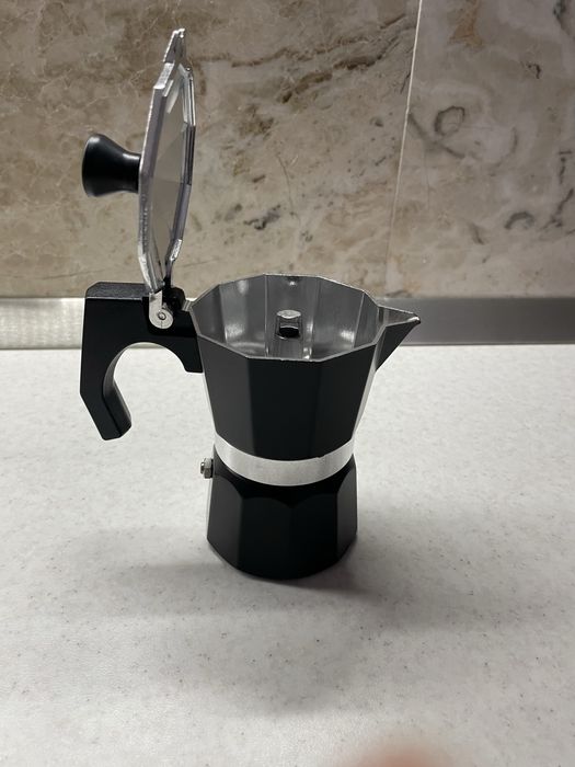 Expressor manual pentru cafea