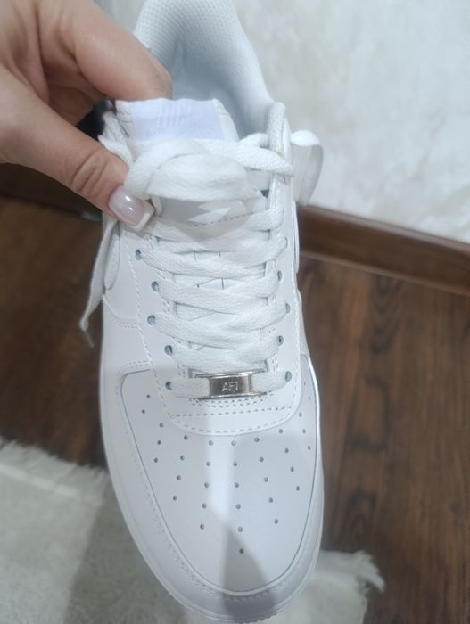 Продам кроссовки