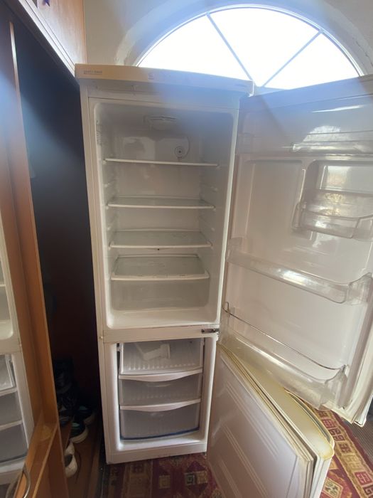 Холодильник продам срочно !!!