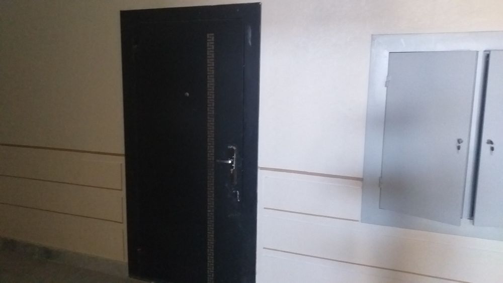 14 mkr dan 1 xonalik karopka uy sotiladi 3 qavatda joylashgan